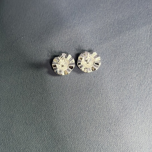 Floral Earrings - Picture 5 of 5